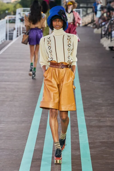 Look 34